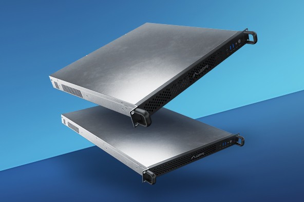 Tri serverové skrine RACK 19″ 1U